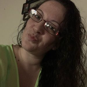 Meet your Posher, Eva